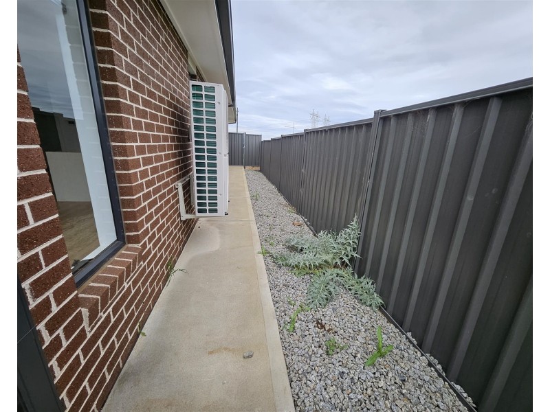 26 CONONDALE AVENUE, Truganina VIC 3029