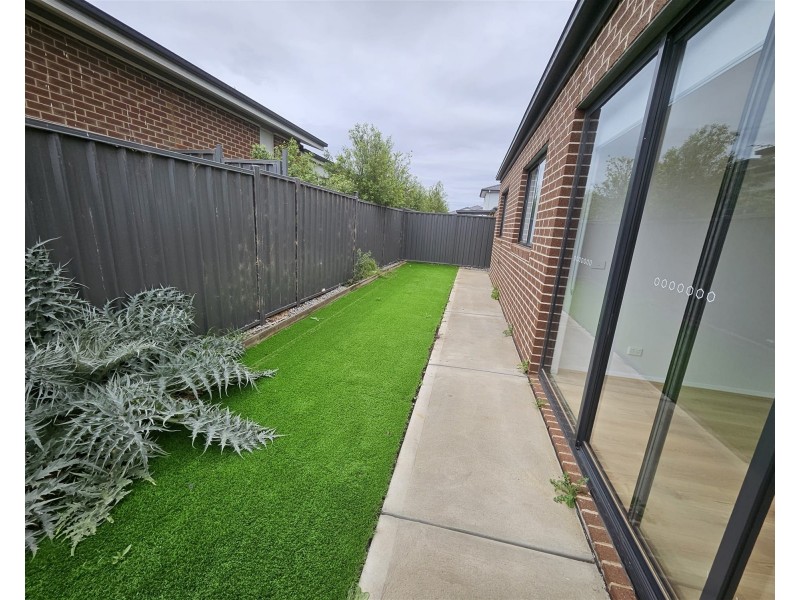 26 CONONDALE AVENUE, Truganina VIC 3029
