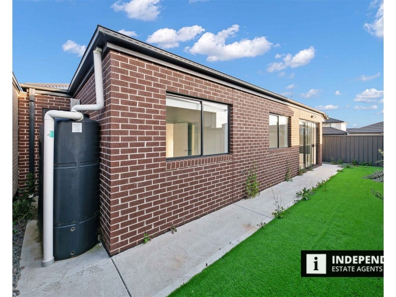 26 CONONDALE AVENUE, Truganina VIC 3029