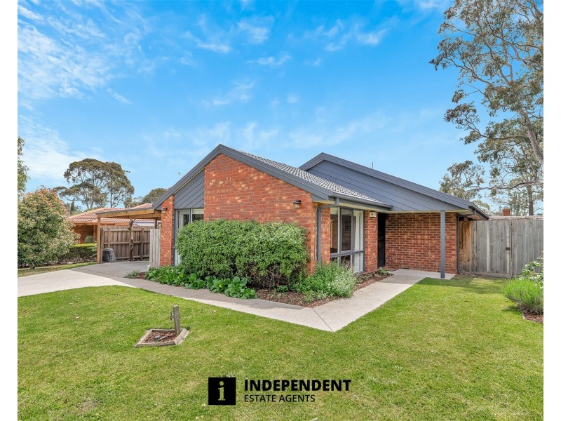 1 Kara Walk, Cranbourne VIC 3977