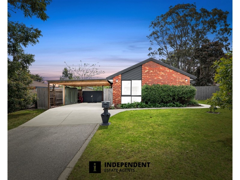 1 Kara Walk, Cranbourne VIC 3977