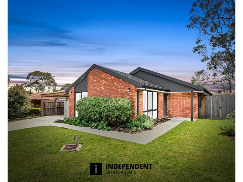 1 Kara Walk, Cranbourne VIC 3977