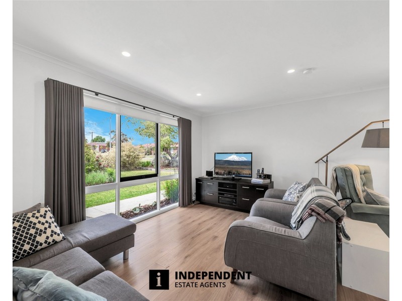 1 Kara Walk, Cranbourne VIC 3977