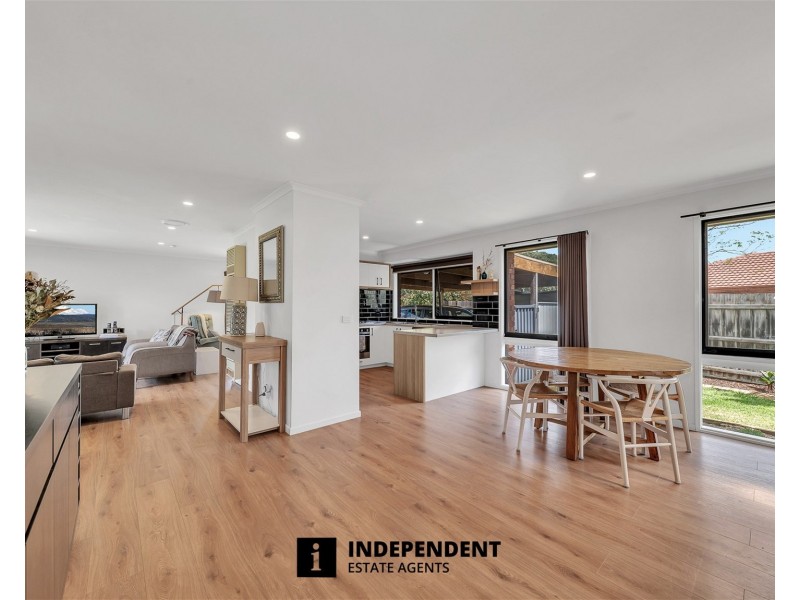 1 Kara Walk, Cranbourne VIC 3977