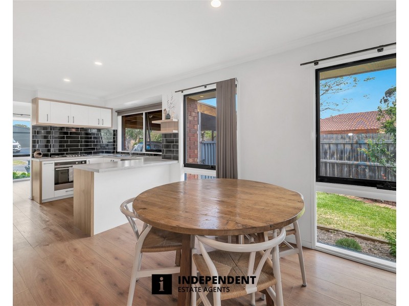 1 Kara Walk, Cranbourne VIC 3977
