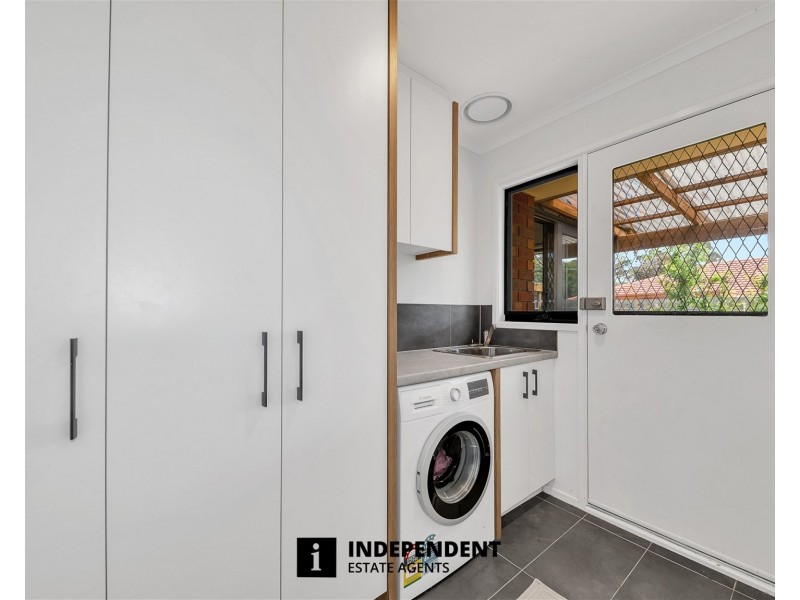 1 Kara Walk, Cranbourne VIC 3977