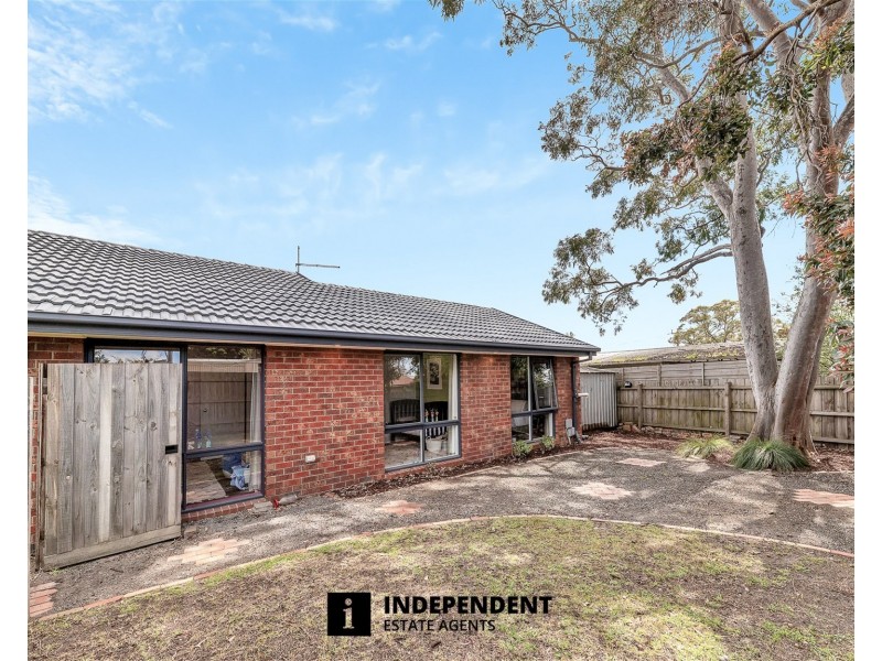 1 Kara Walk, Cranbourne VIC 3977