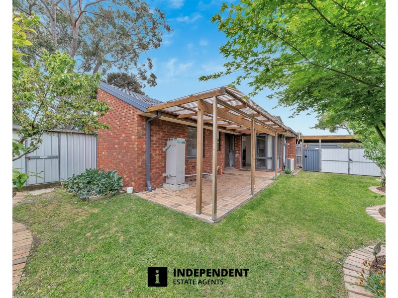 1 Kara Walk, Cranbourne VIC 3977