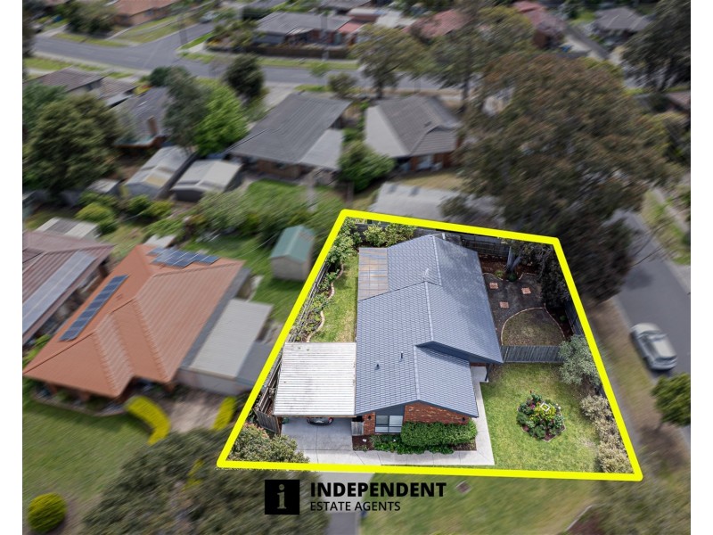 1 Kara Walk, Cranbourne VIC 3977