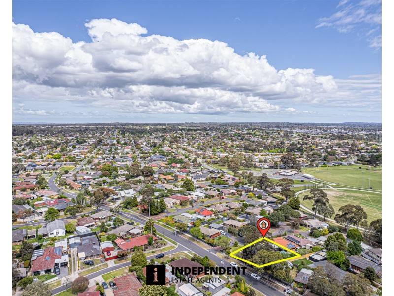 1 Kara Walk, Cranbourne VIC 3977