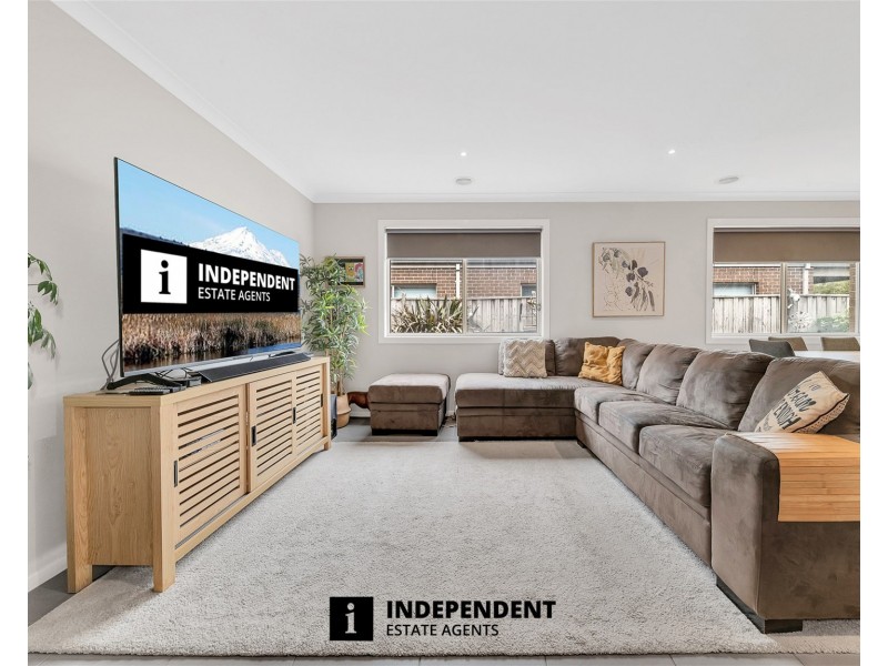 44 LEMON GROVE, Cranbourne West VIC 3977