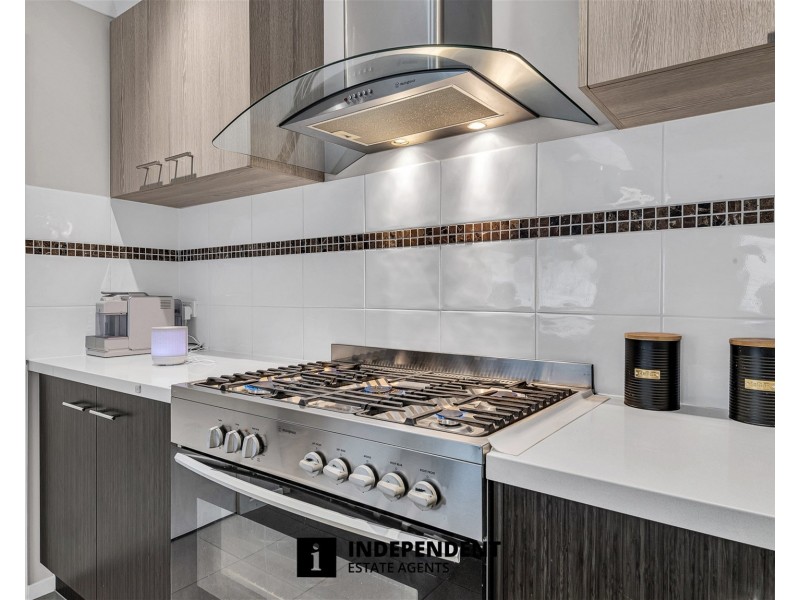 44 LEMON GROVE, Cranbourne West VIC 3977