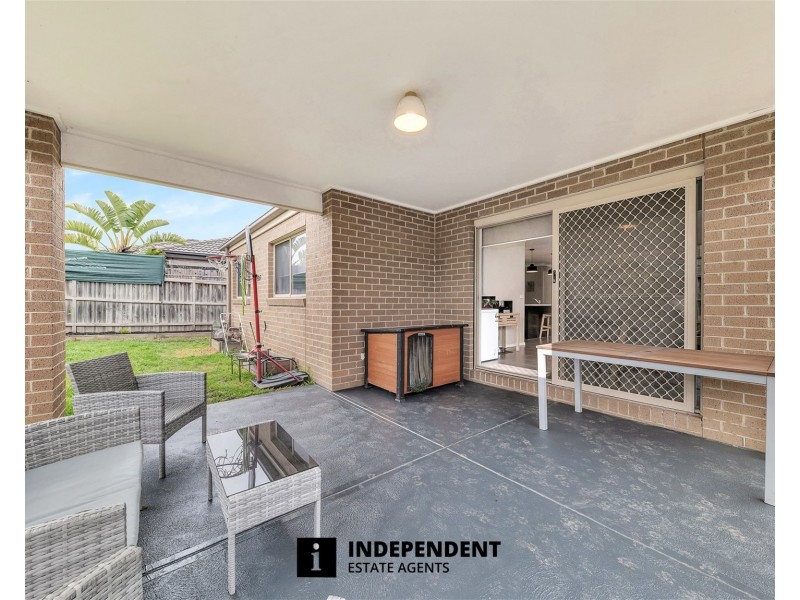 44 LEMON GROVE, Cranbourne West VIC 3977