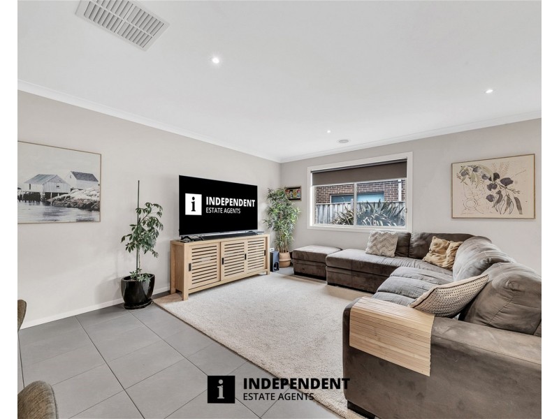 44 Lemon Grove, Cranbourne West VIC 3977