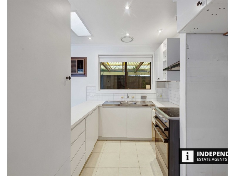 1/2-4 Brooklyn Road, Melton South VIC 3338