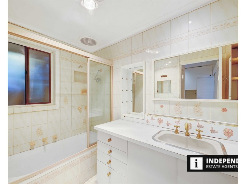 1/2-4 Brooklyn Road, Melton South VIC 3338