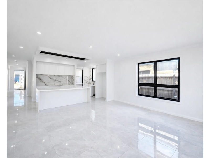 8  Jiren Street, Rockbank VIC 3335