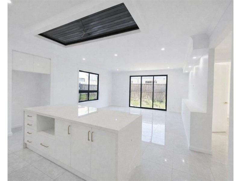 8  Jiren Street, Rockbank VIC 3335