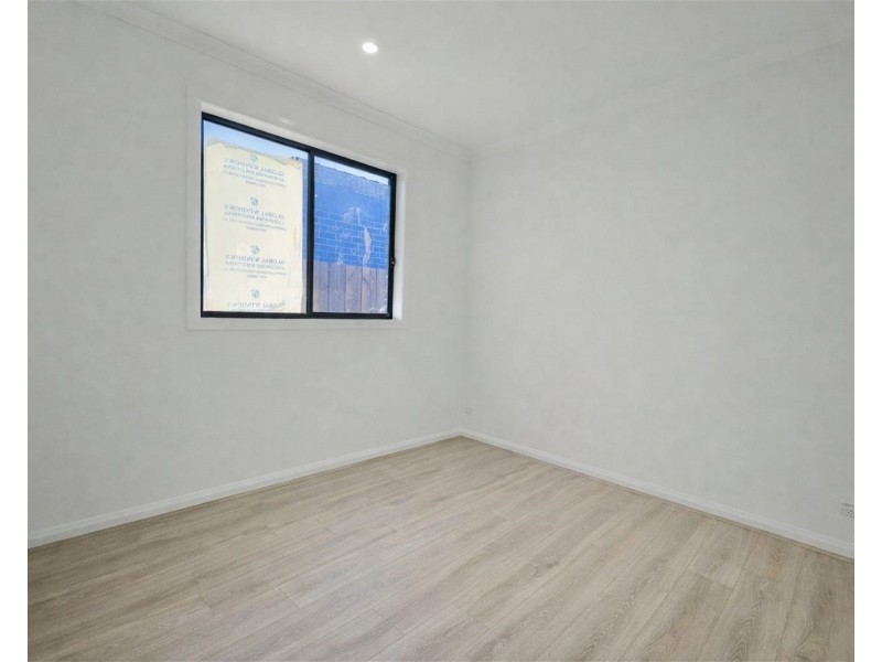 8  Jiren Street, Rockbank VIC 3335