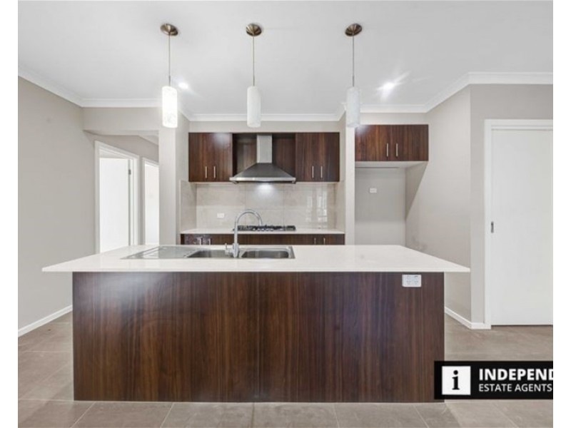 17  Cornwell Street, Melton South VIC 3338