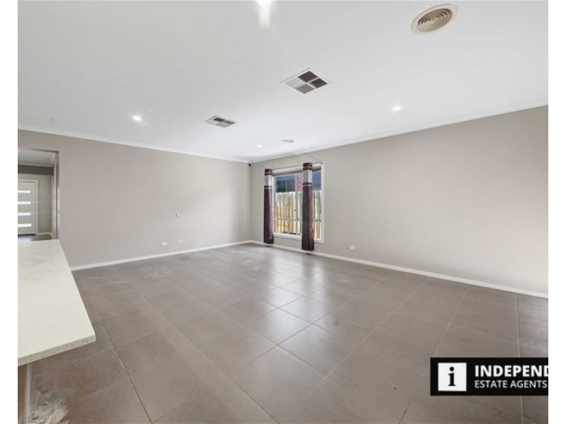 17  Cornwell Street, Melton South VIC 3338