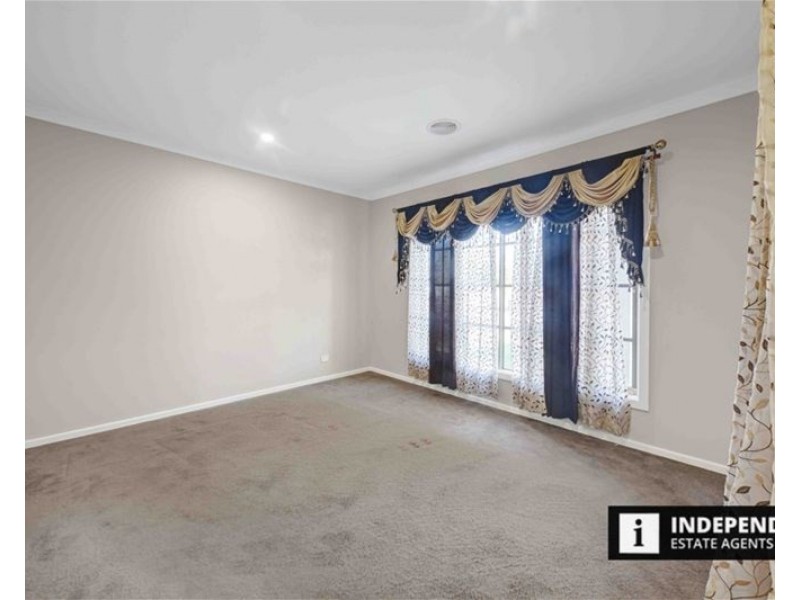 17  Cornwell Street, Melton South VIC 3338