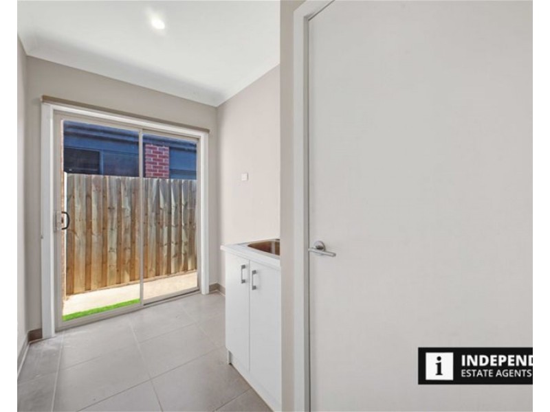 17  Cornwell Street, Melton South VIC 3338