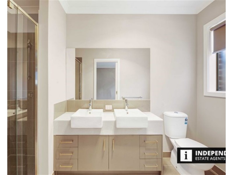 17  Cornwell Street, Melton South VIC 3338