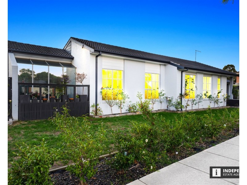 104  Waverley Park Drive, Cranbourne North VIC 3977