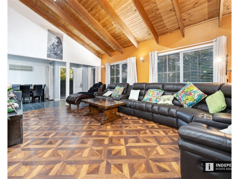 104  Waverley Park Drive, Cranbourne North VIC 3977