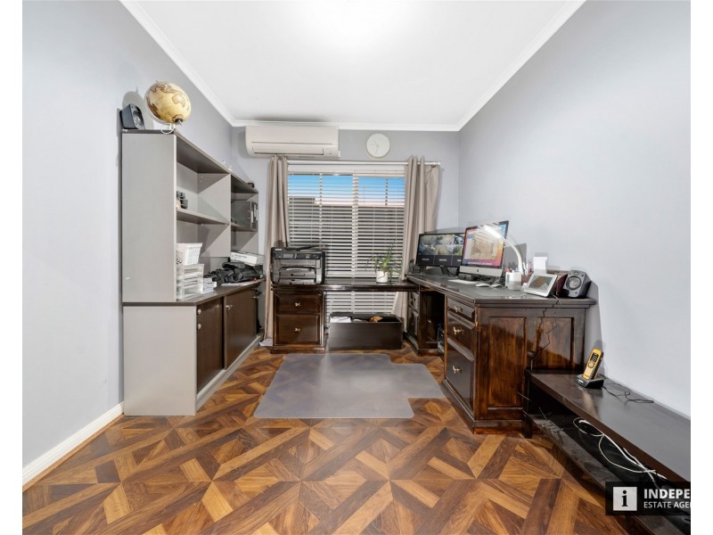 104  Waverley Park Drive, Cranbourne North VIC 3977