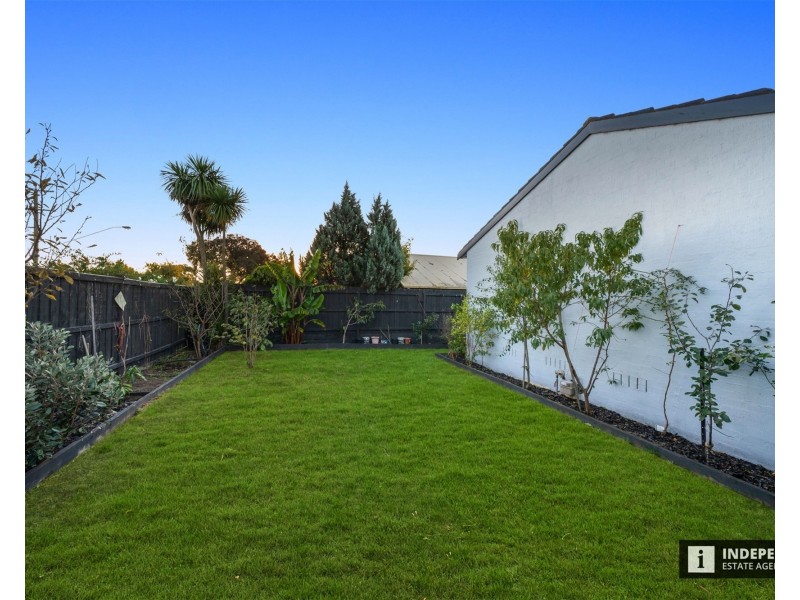 104  Waverley Park Drive, Cranbourne North VIC 3977