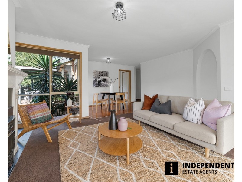 6 Wildwood Court, Cranbourne North VIC 3977