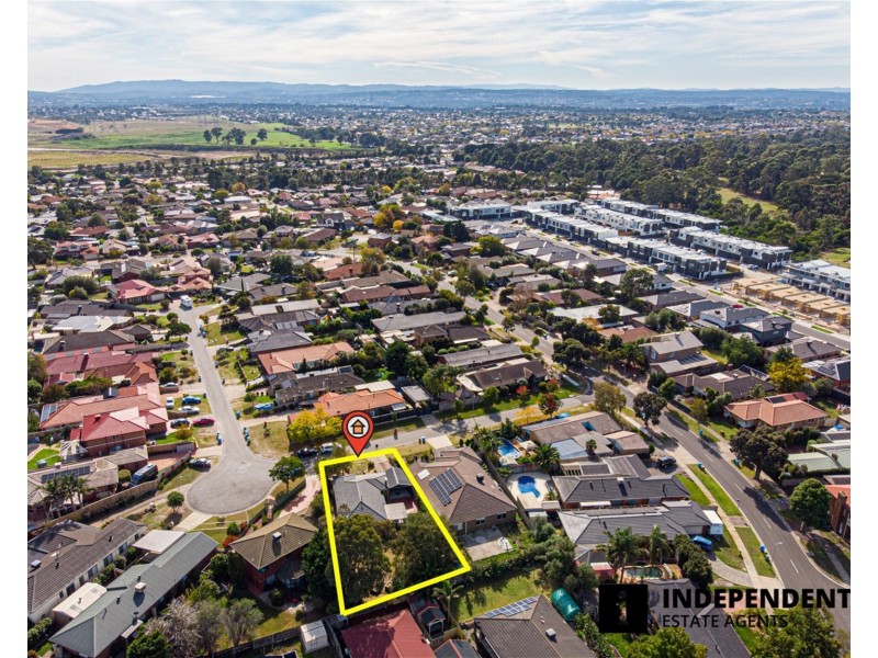 6 Wildwood Court, Cranbourne North VIC 3977