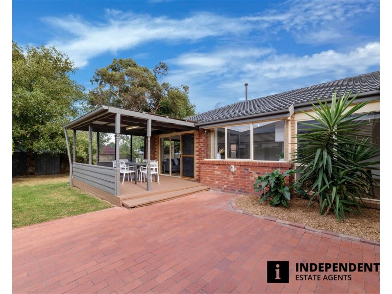 6 Wildwood Court, Cranbourne North VIC 3977