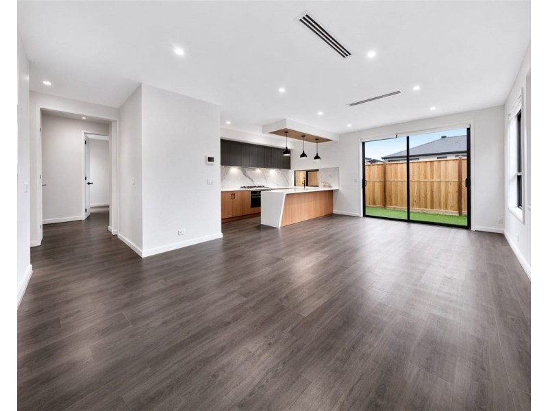 25 Councillor Drive, Melton South VIC 3338