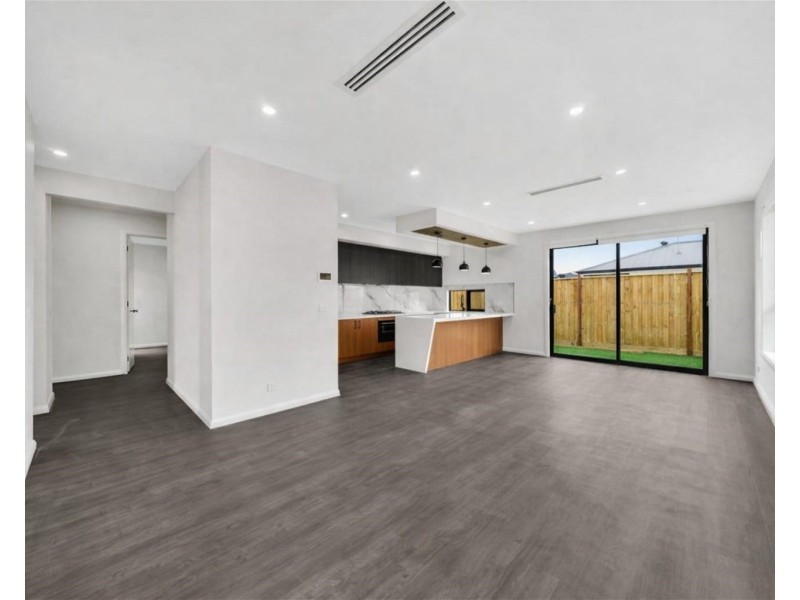 25 Councillor Drive, Melton South VIC 3338