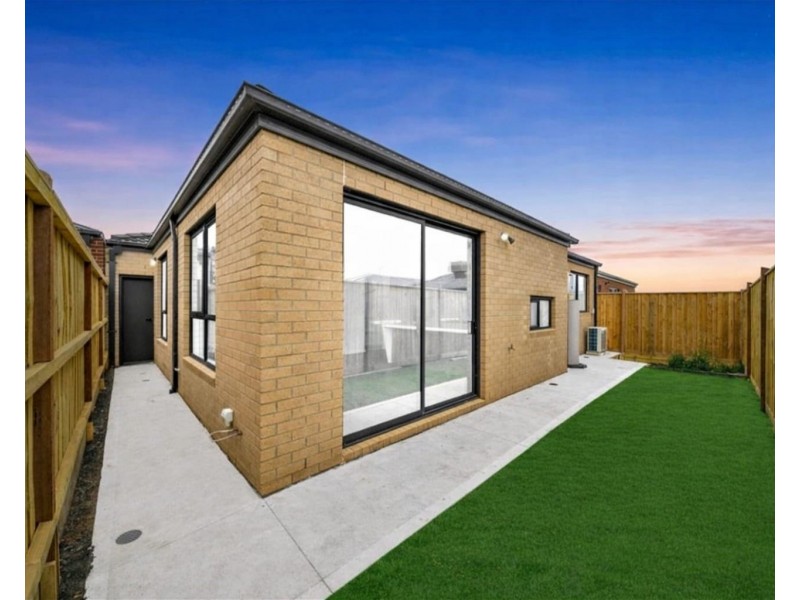 25 Councillor Drive, Melton South VIC 3338