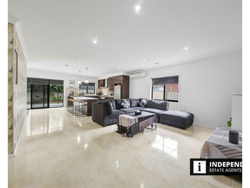 7 Red Fox Boulevard, Brookfield VIC 3338