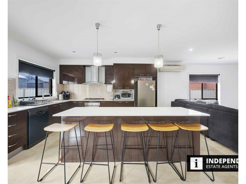 7 Red Fox Boulevard, Brookfield VIC 3338