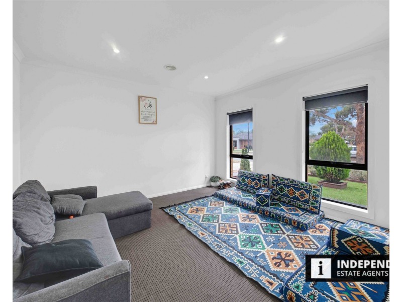 7 Red Fox Boulevard, Brookfield VIC 3338