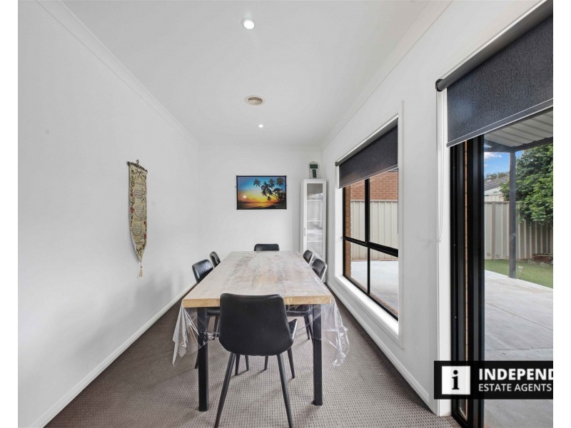 7 Red Fox Boulevard, Brookfield VIC 3338