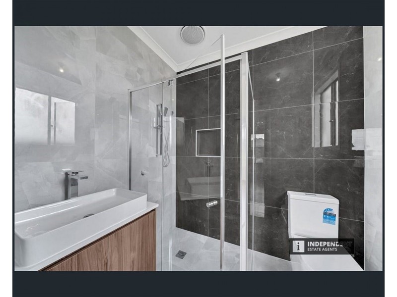 4 Ruff way, Melton South VIC 3338