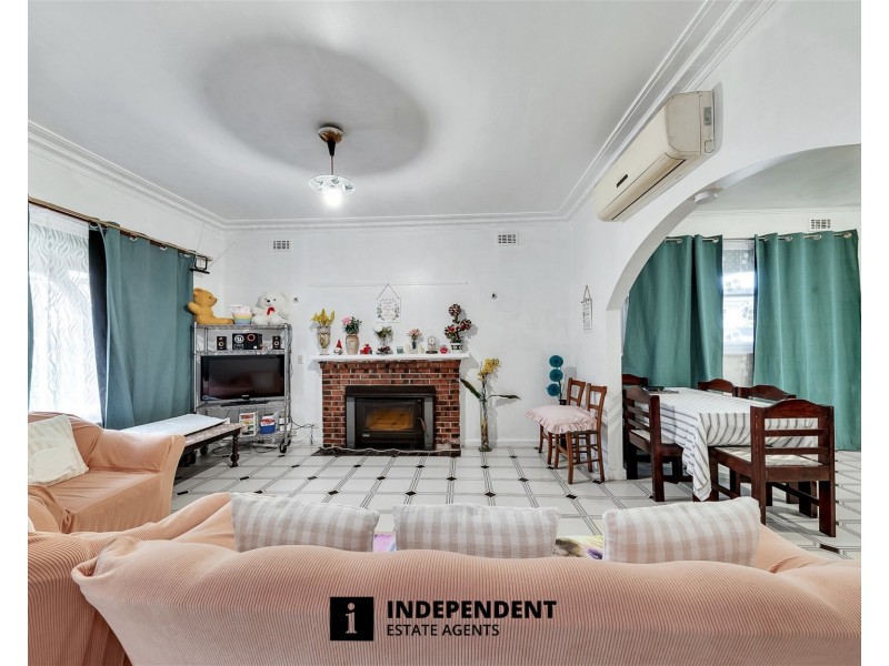 124  SOUTH GIPPSLAND HIGHWAY, Tooradin VIC 3980