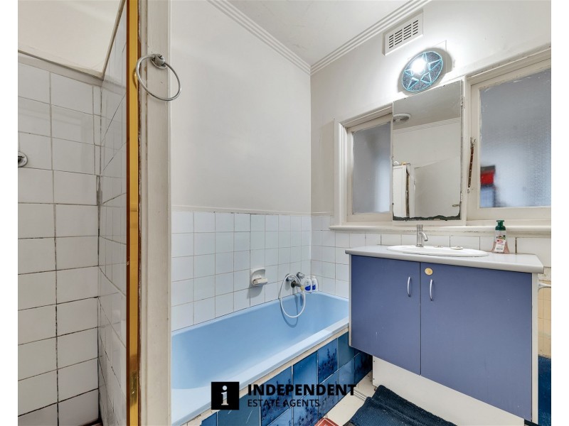 124  SOUTH GIPPSLAND HIGHWAY, Tooradin VIC 3980