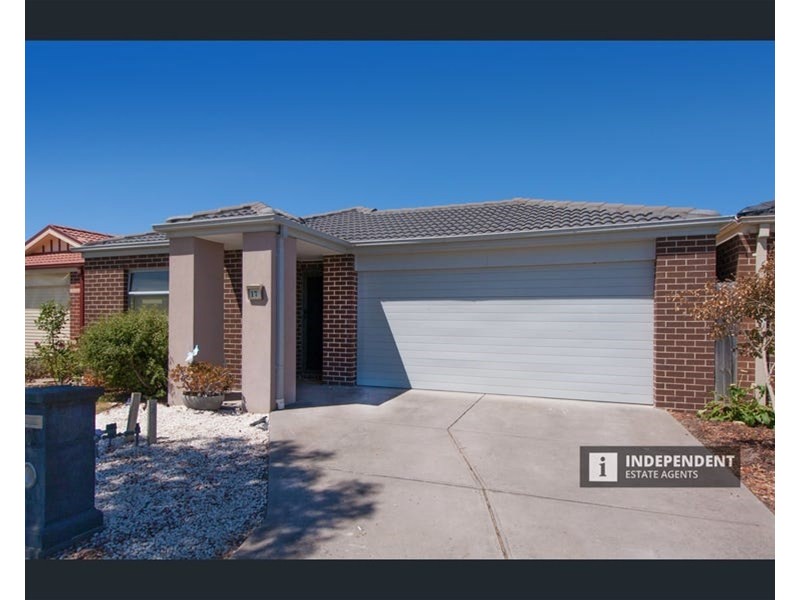 17 Evesham Street, Cranbourne North VIC 3977