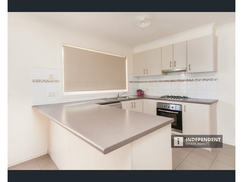 17 Evesham Street, Cranbourne North VIC 3977