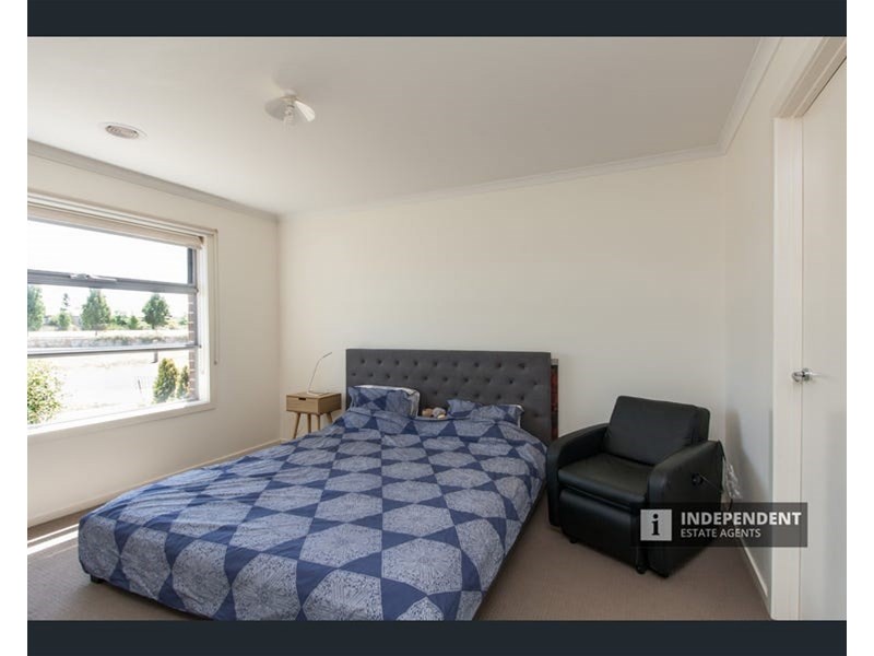 17 Evesham Street, Cranbourne North VIC 3977