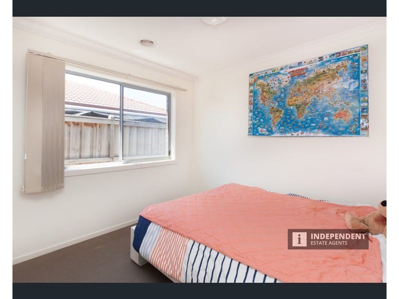 17 Evesham Street, Cranbourne North VIC 3977