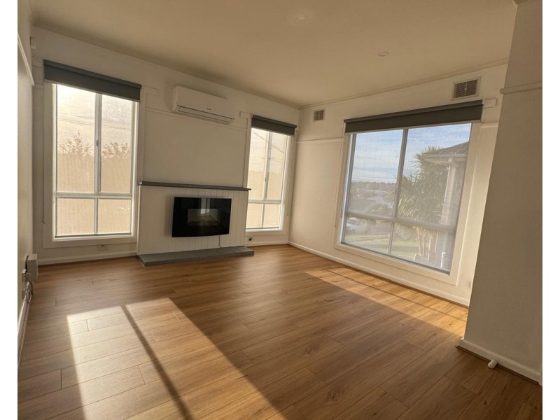 16  Burton Street, Warragul VIC 3820